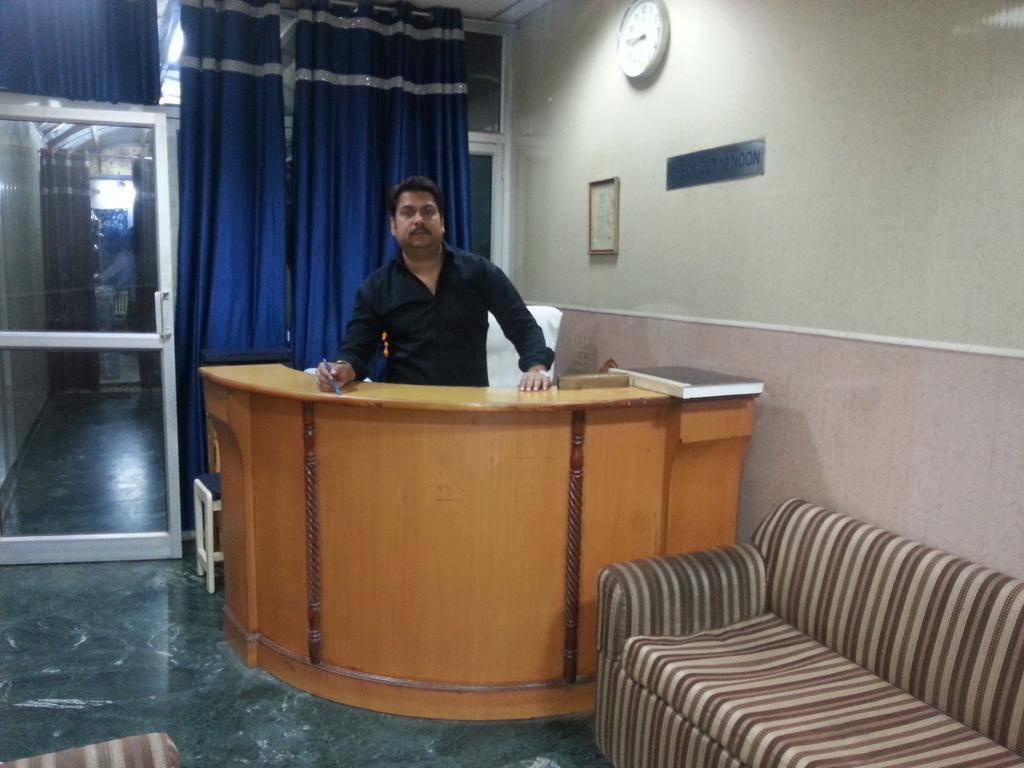 Hotel Royale Paradise Noida Bagian luar foto