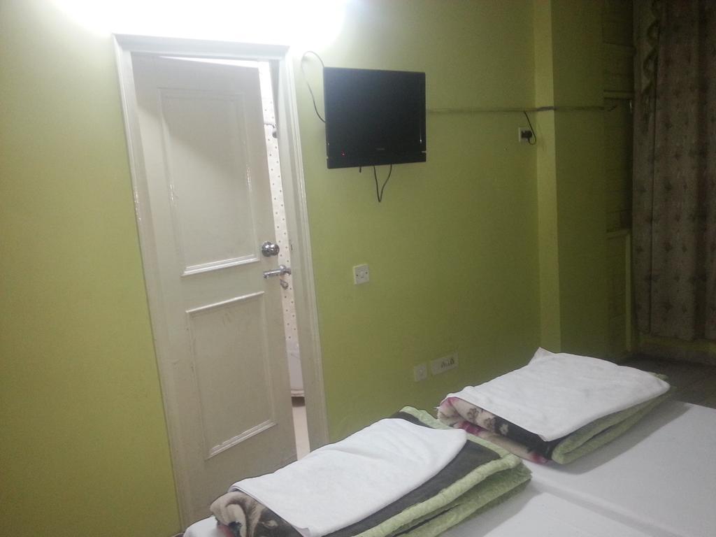 Hotel Royale Paradise Noida Bagian luar foto