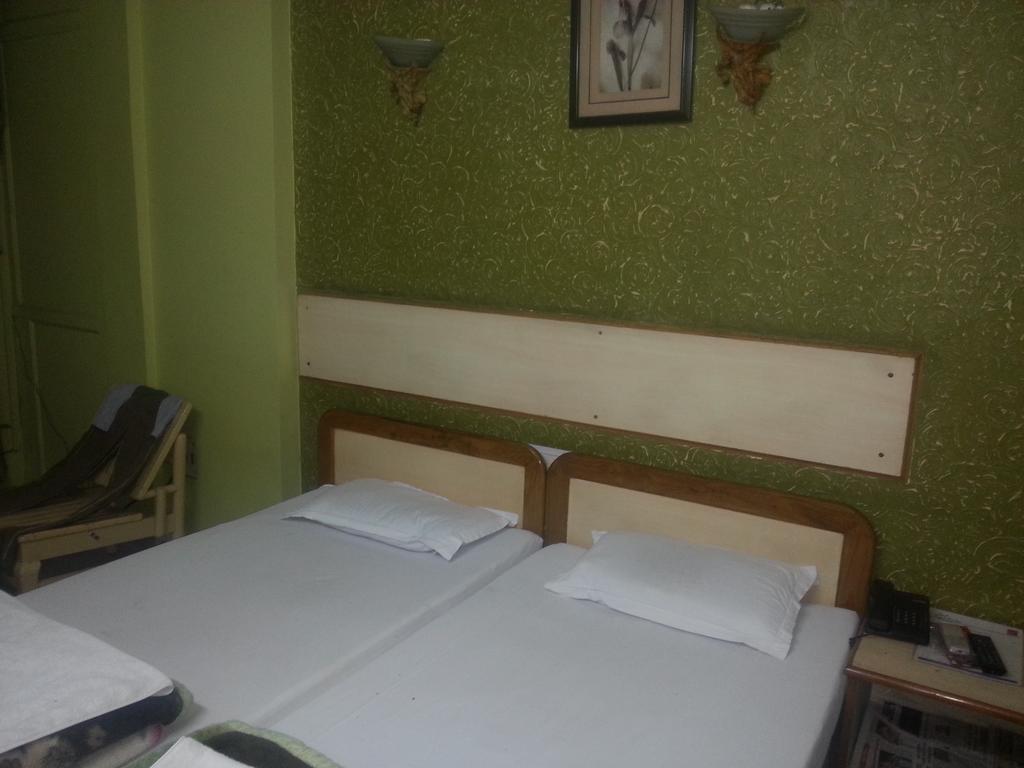Hotel Royale Paradise Noida Bagian luar foto