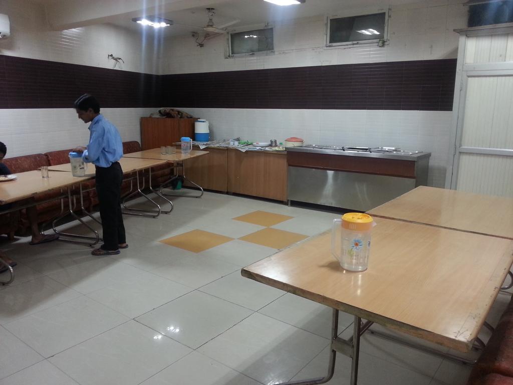 Hotel Royale Paradise Noida Bagian luar foto